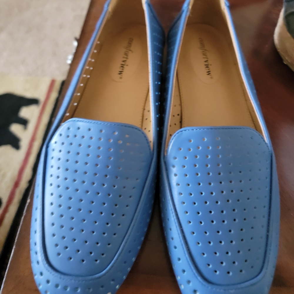 Size 8 never worn womens slip ons, comfort view brand